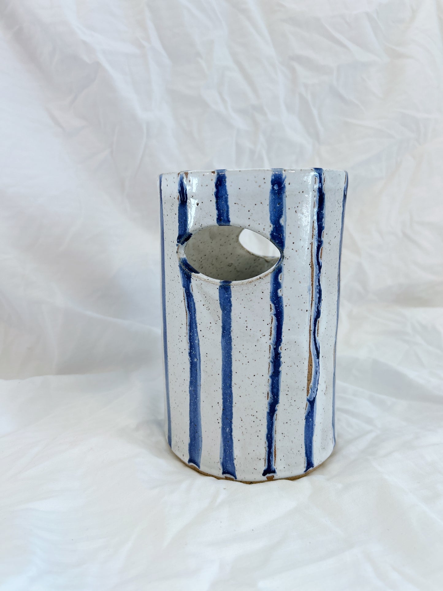 Indigo utensil holder