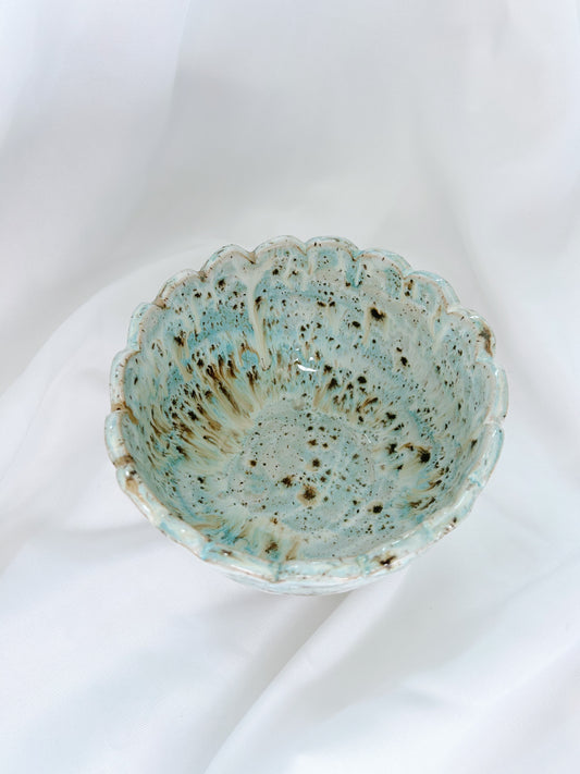 Small Scalloped bowl | Quail egg