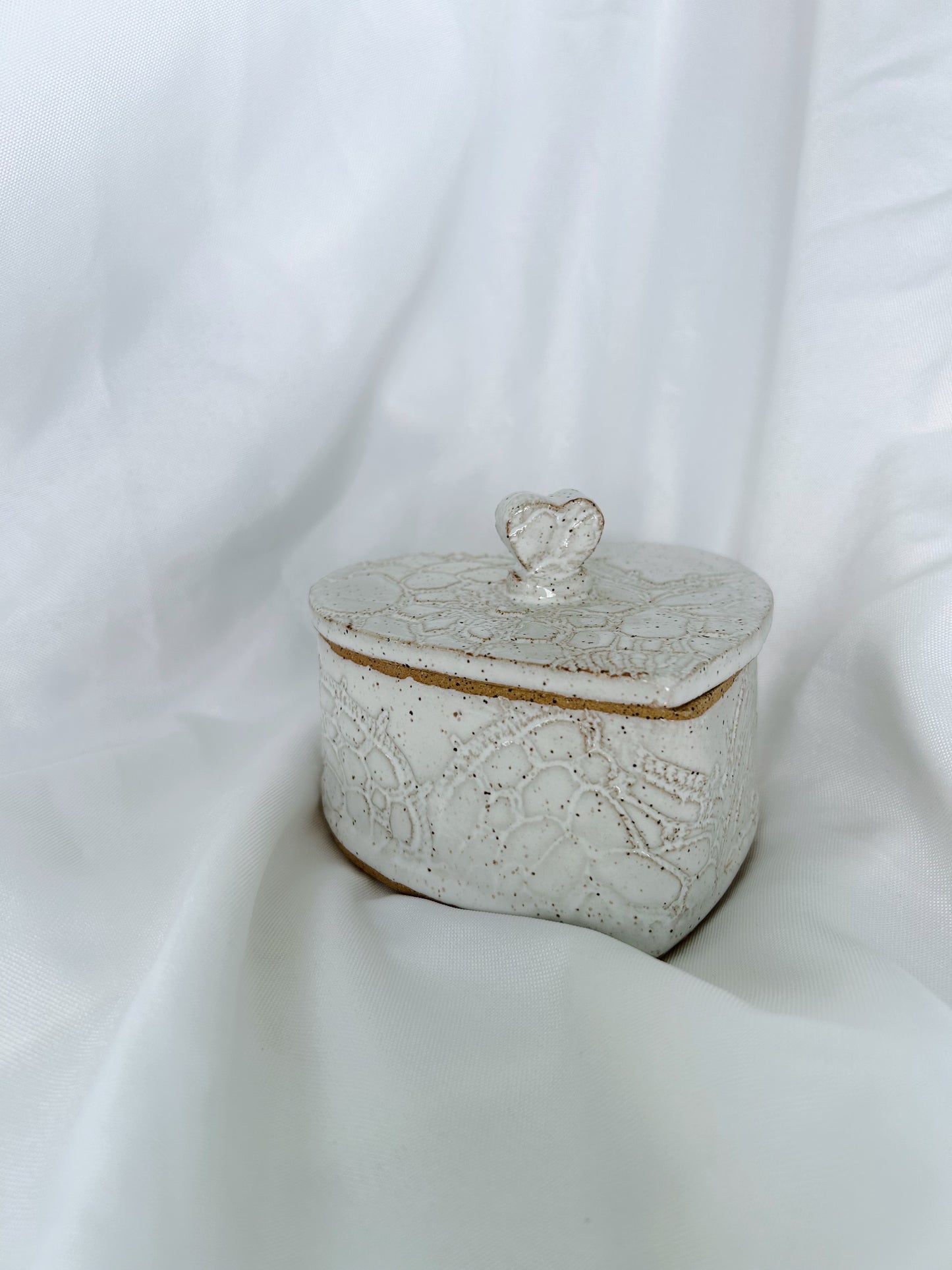 Heart trinket box | white
