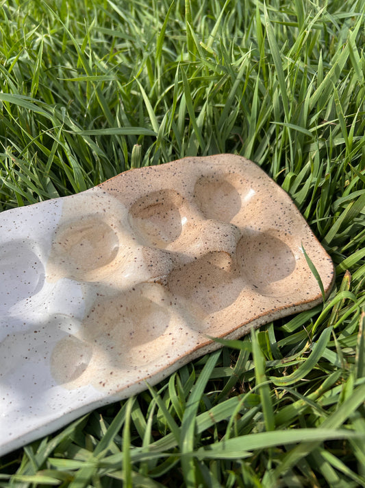 Simple egg tray