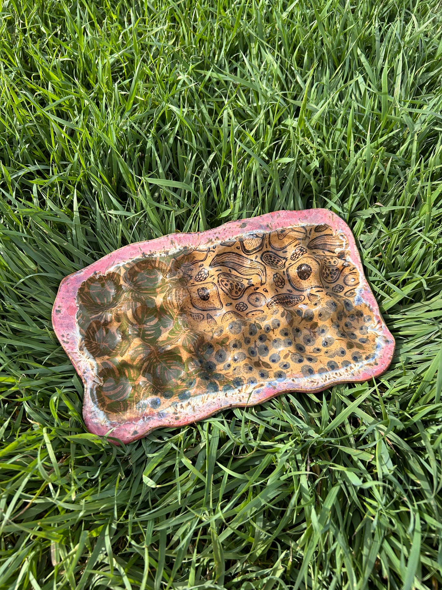 Patchwork egg tray