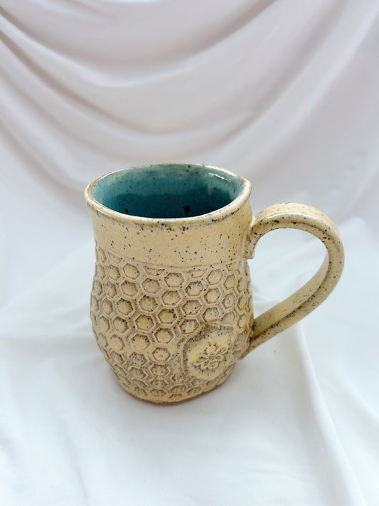 Bee mug 1 - large