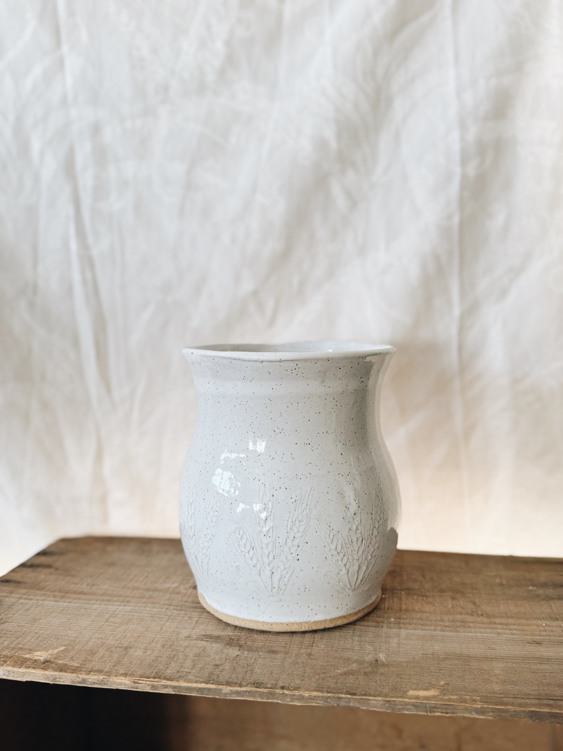 Wheat utensil holder | white image 2