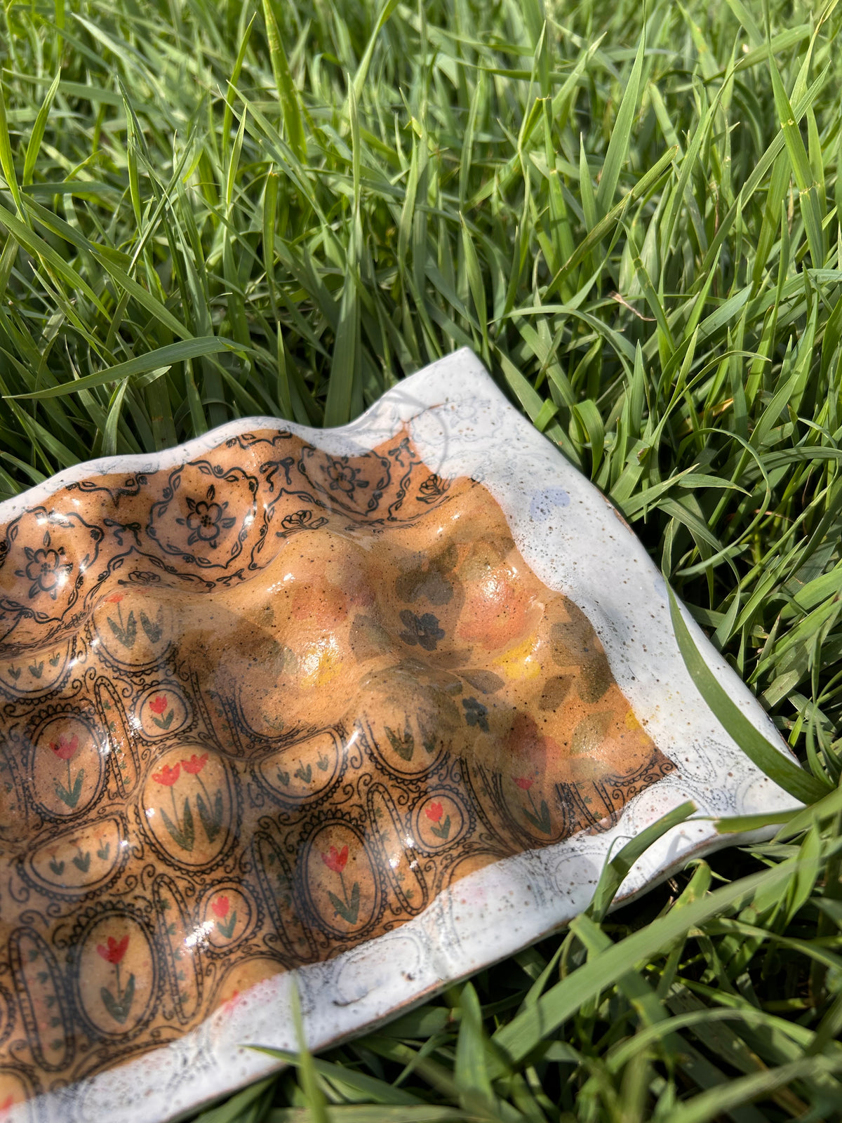 Patchwork egg tray