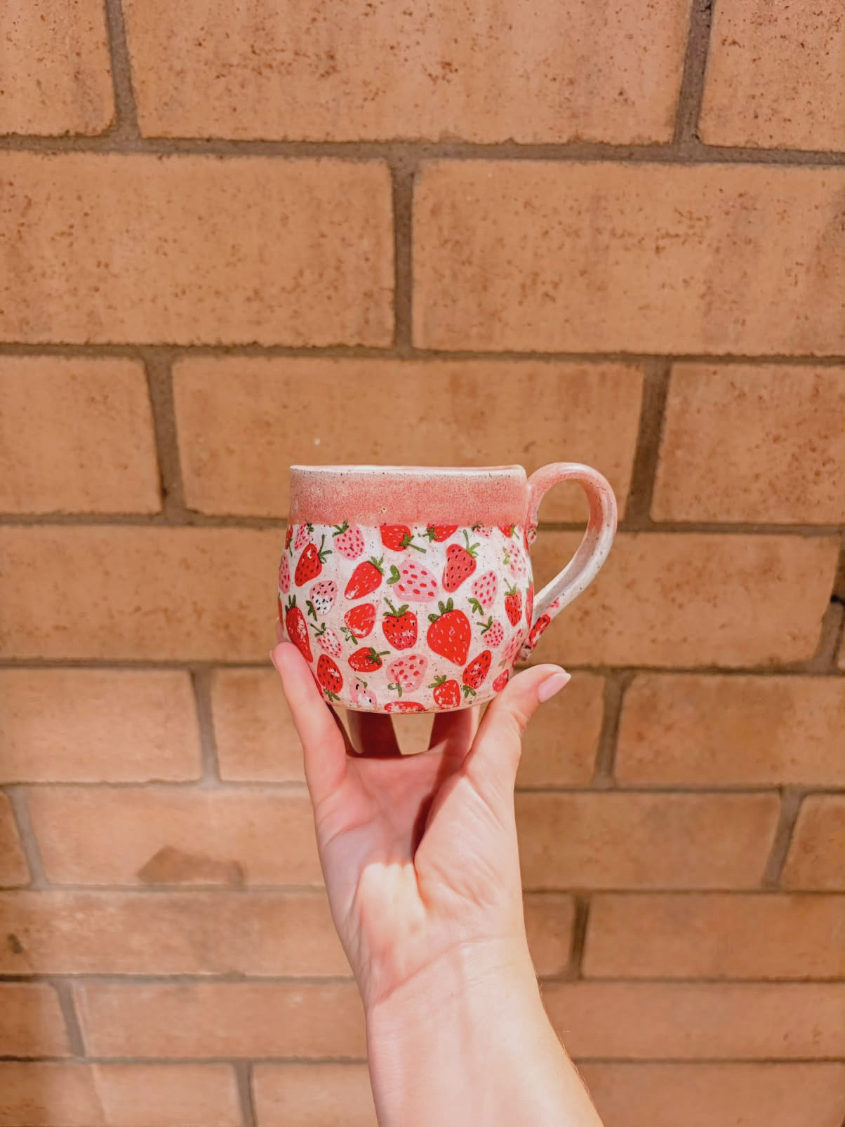 Strawberry mug - PREORDER