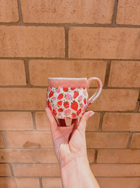 Strawberry mug - PREORDER