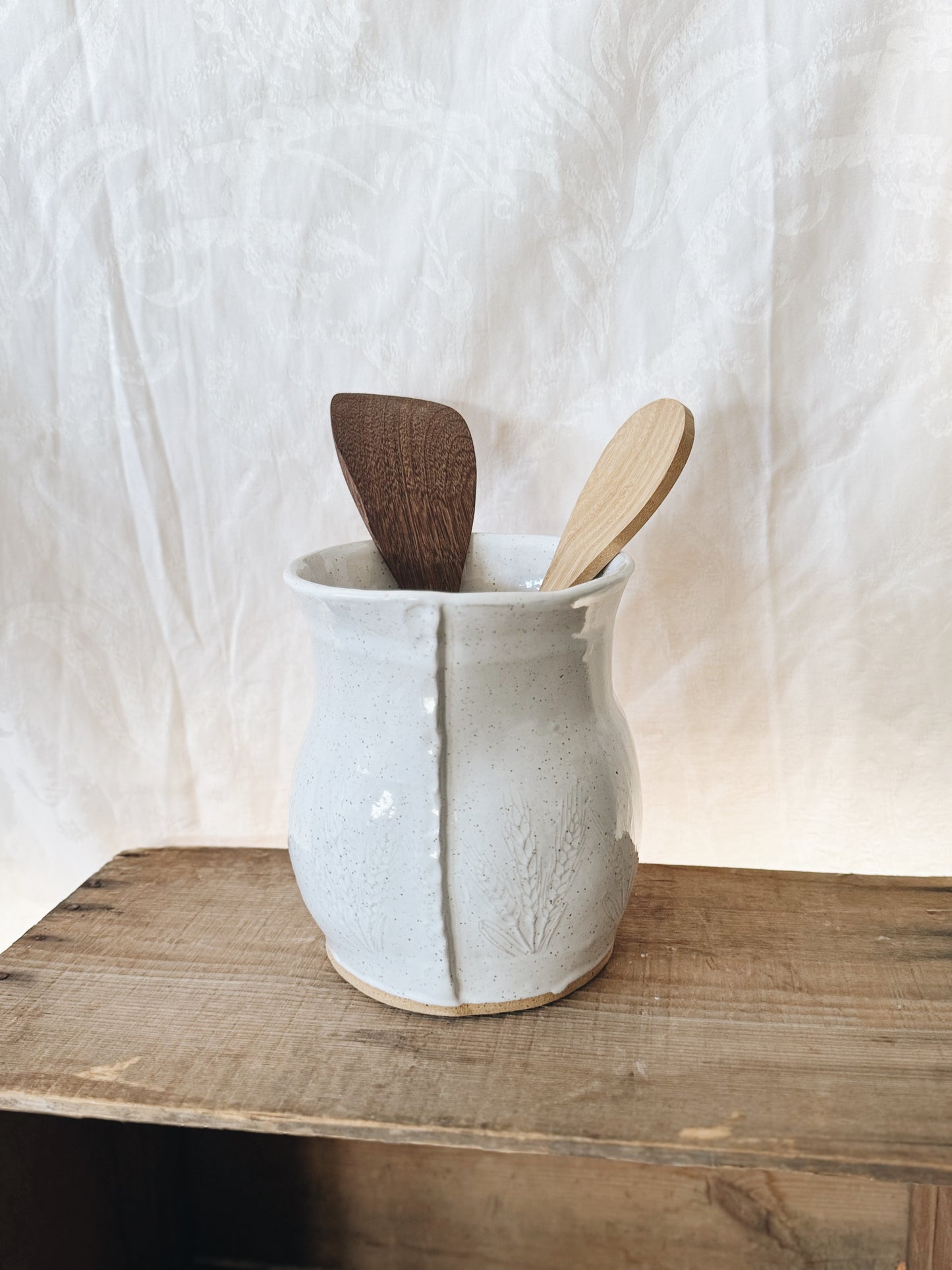 Wheat utensil holder | white image 1