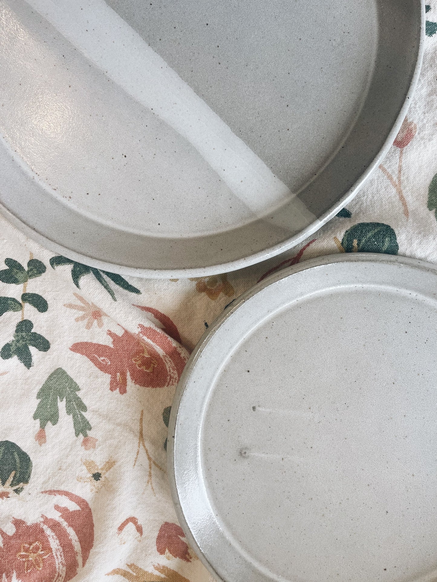 White dip dinnerware PREORDER image 1