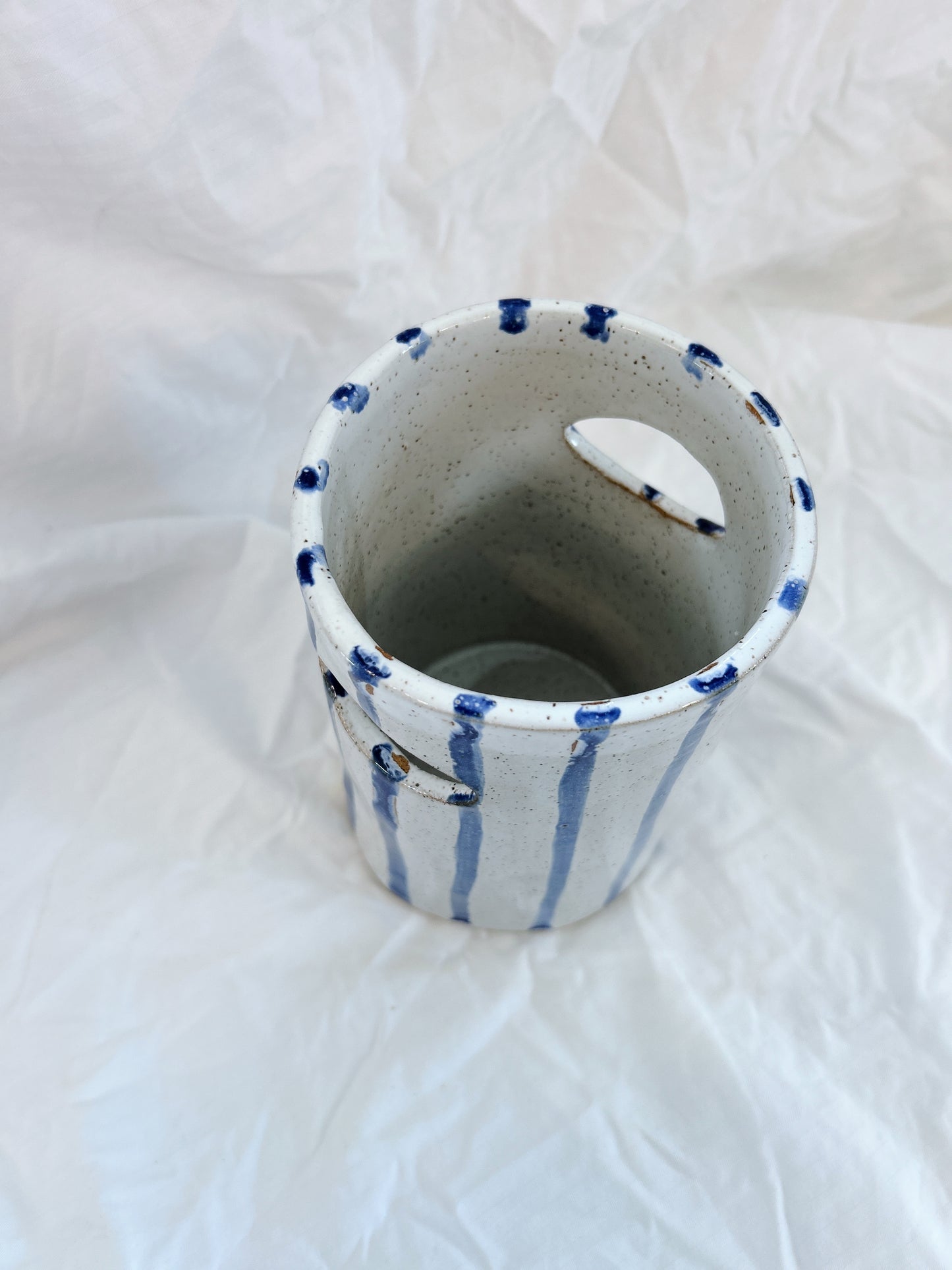 Indigo utensil holder