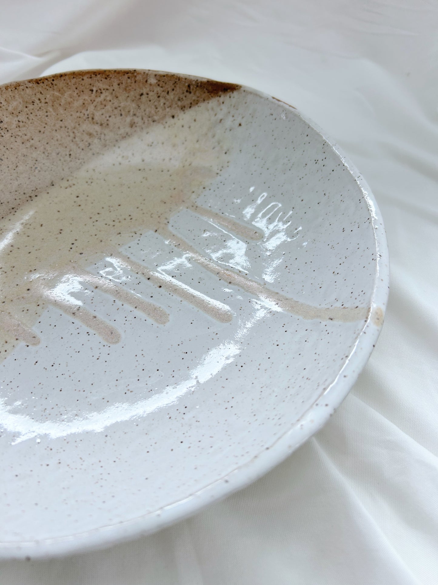 Shallow pasta serving bowl
