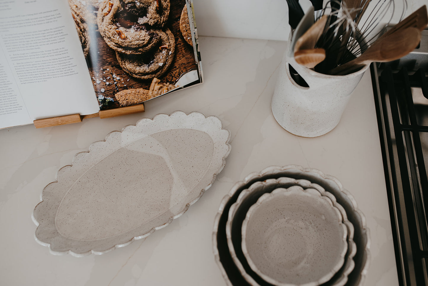 Scalloped platter