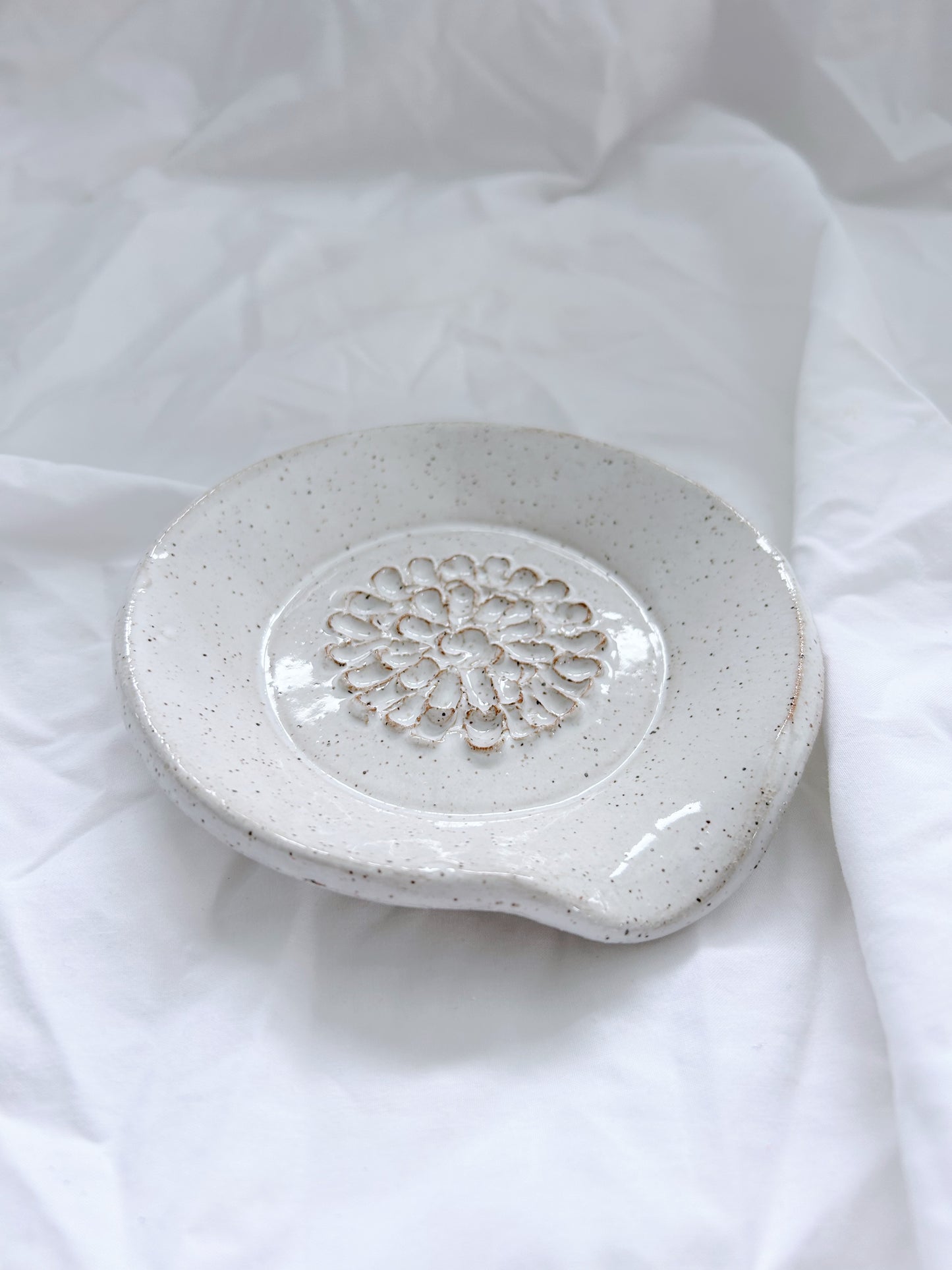 PREORDER- Garlic grater spoon rest | White