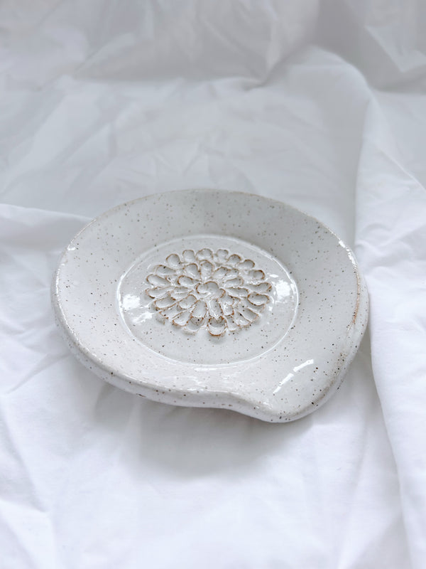 PREORDER- Garlic grater spoon rest | White