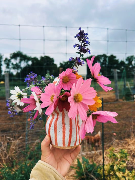 Flower basket | red striped